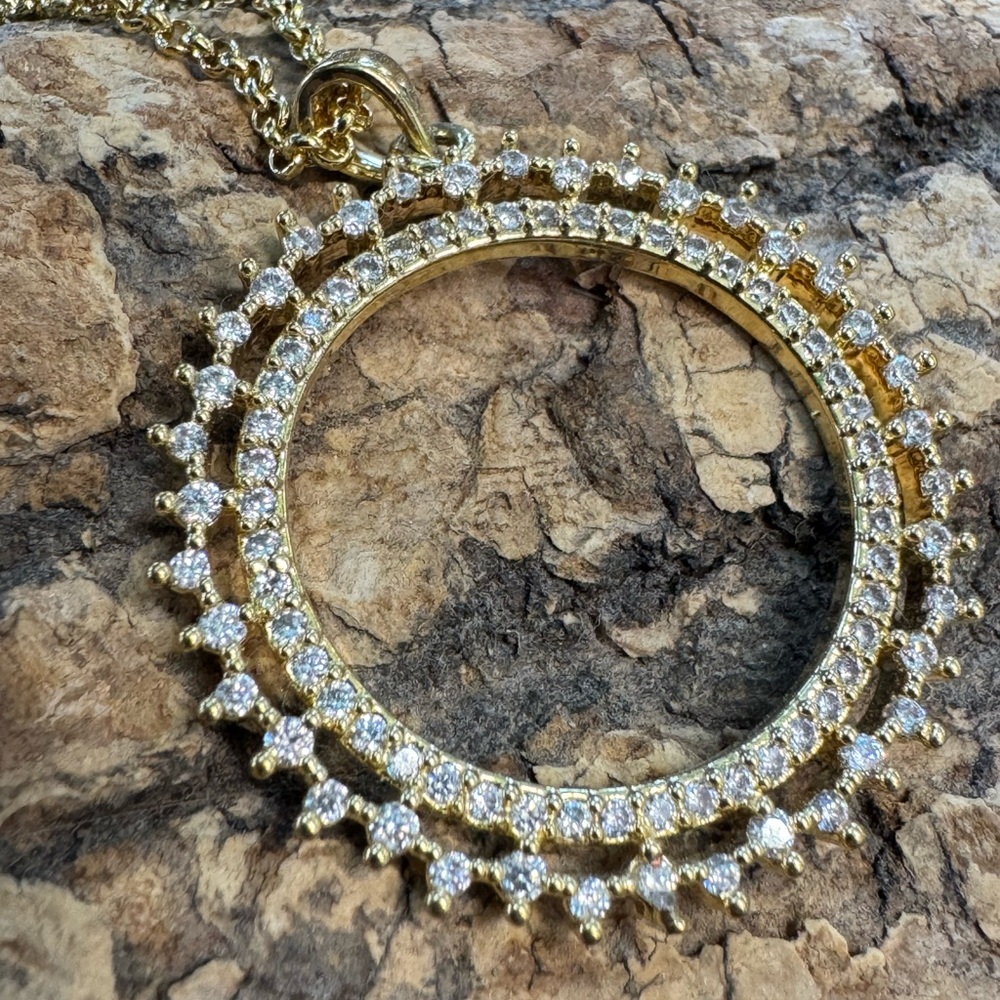 Elegant Gold and Silver Pendant Necklace